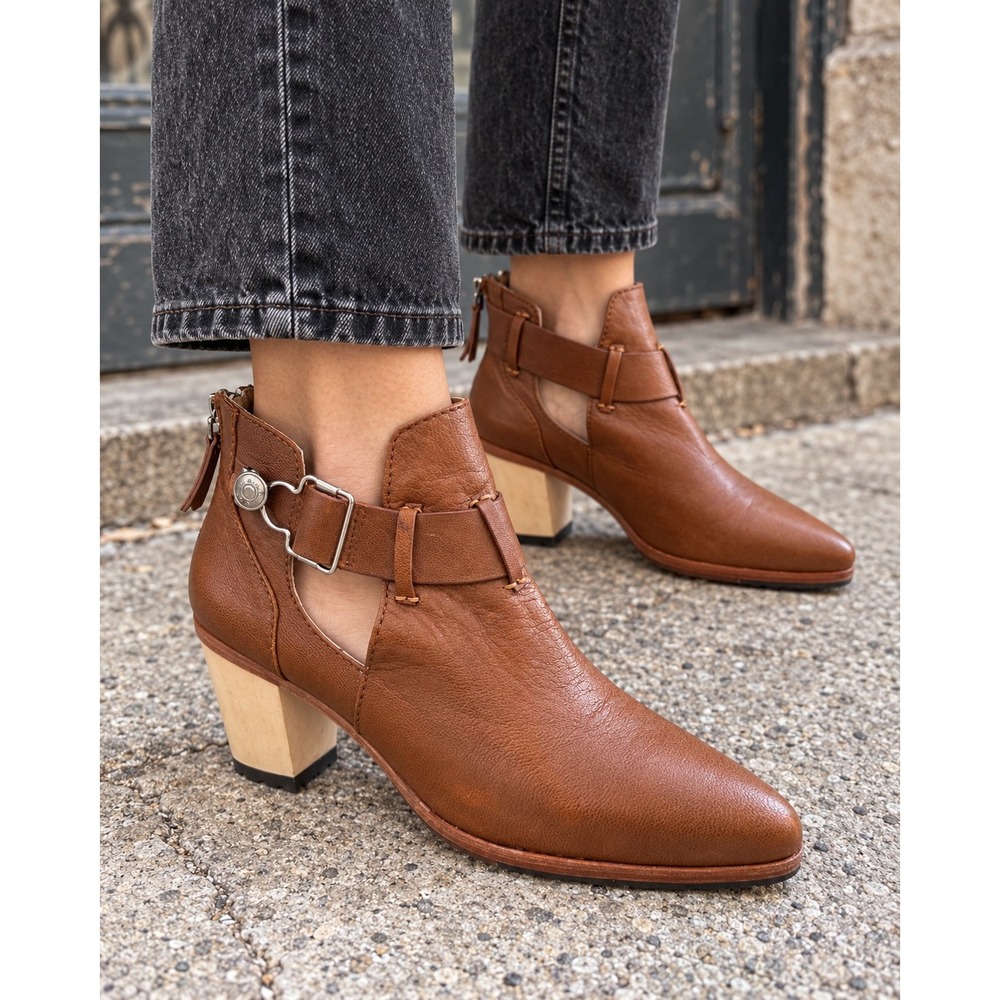 Matt Bernson Rogue Leather Cutout Buckle Wood Heel Booties Cognac 6